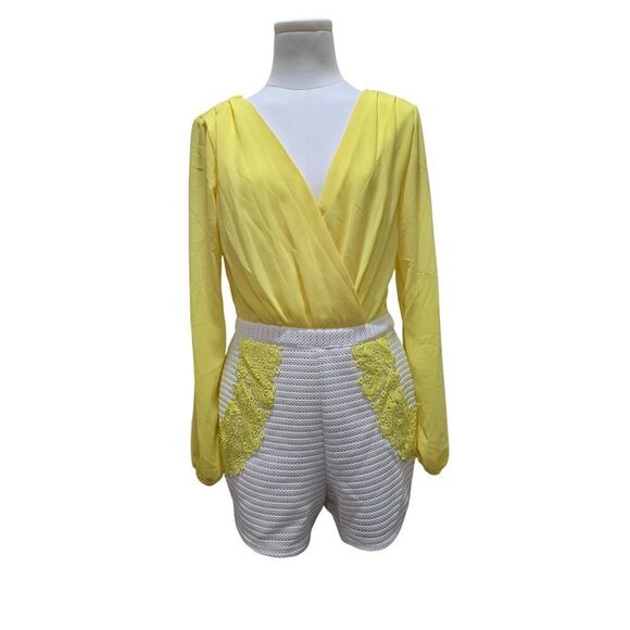 Soieblu Summer Romper Yellow & White Wrap Lace Shorts Long Sleeve Women's Size L - Picture 1 of 11